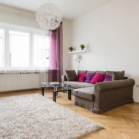 Central Buda 3 Apartment