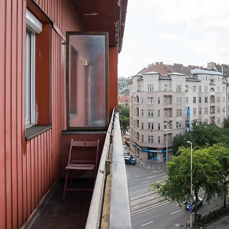 Central Buda 3 Apartment *