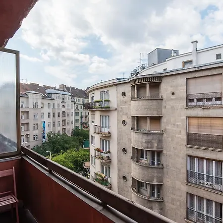Apartment Central Buda 3 *