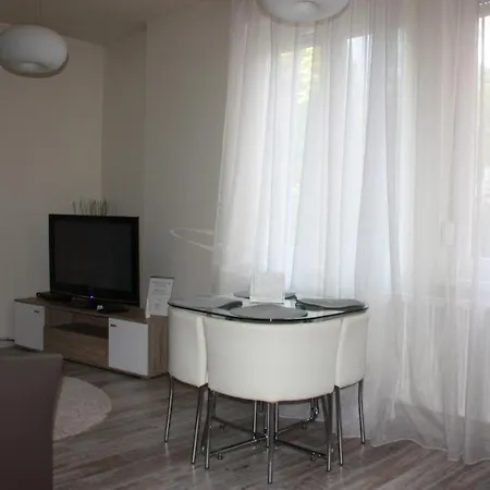 Central Buda 3 Apartment *